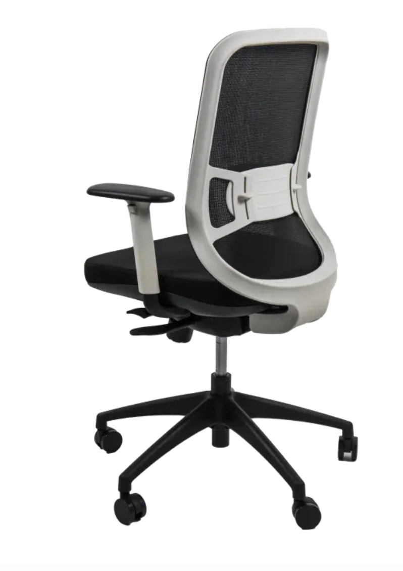 Chair B (Black&White)