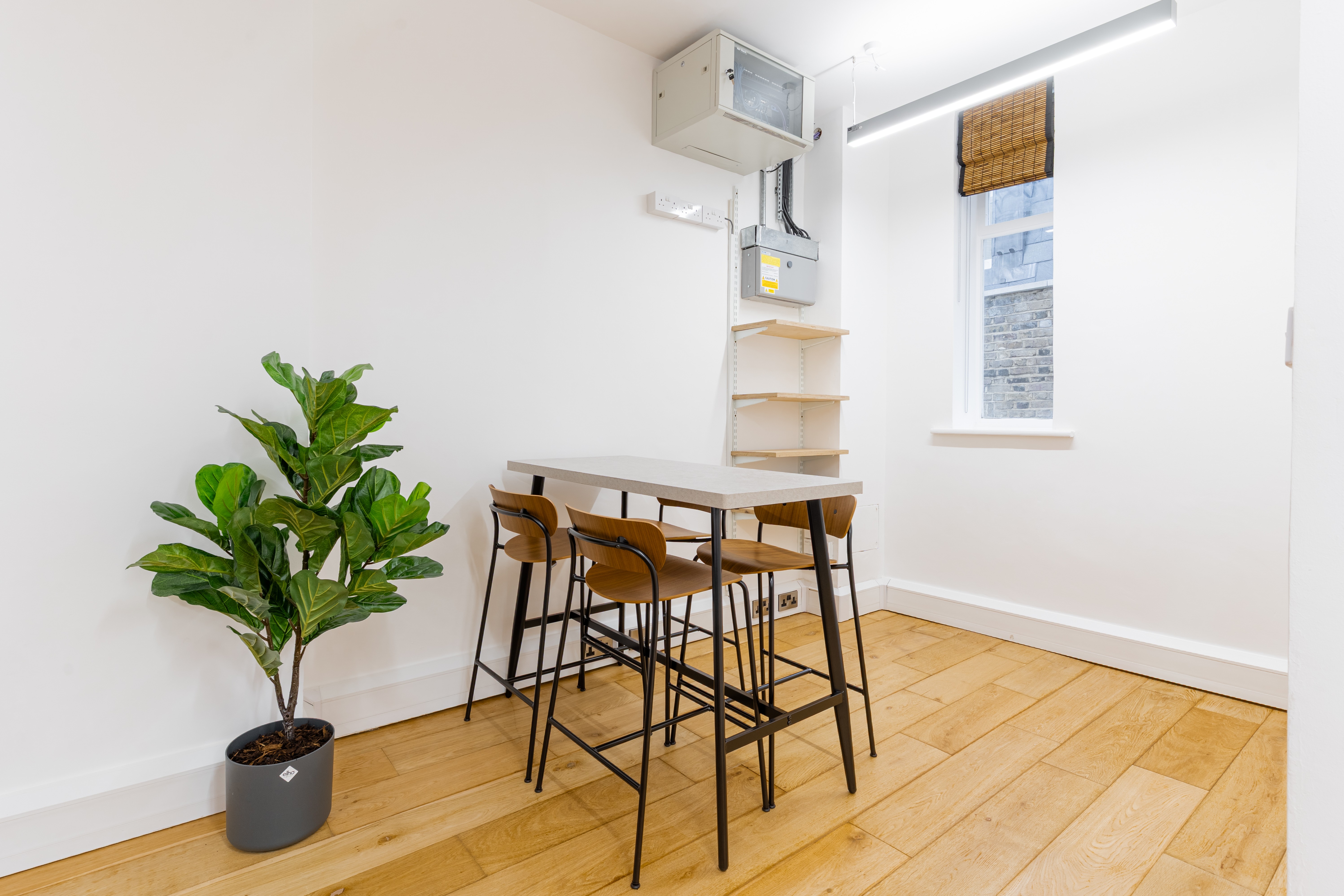 office-04.jpg