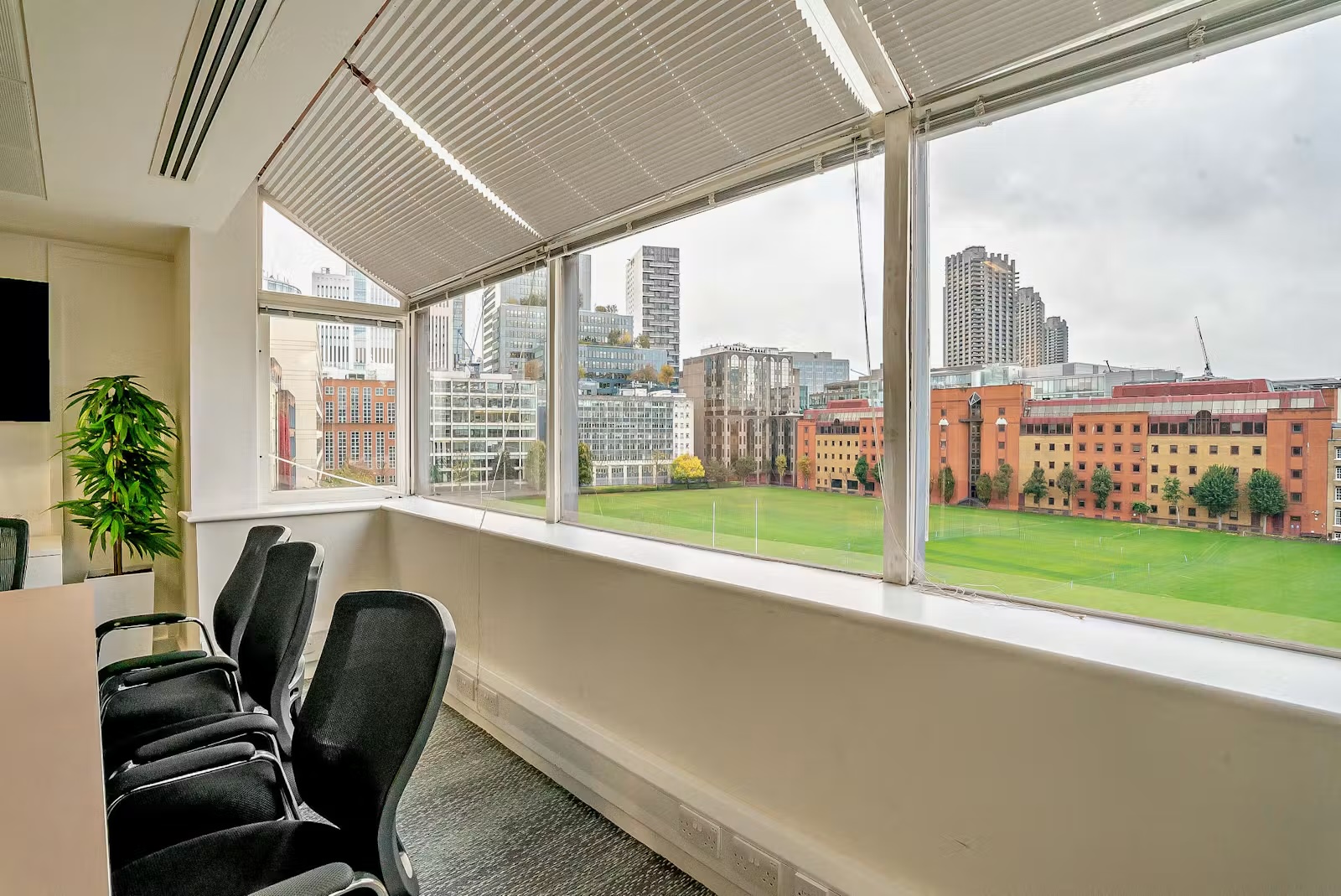 c02a1607c162114a4cebb0d57d358e41-8626600interior03800.jpg