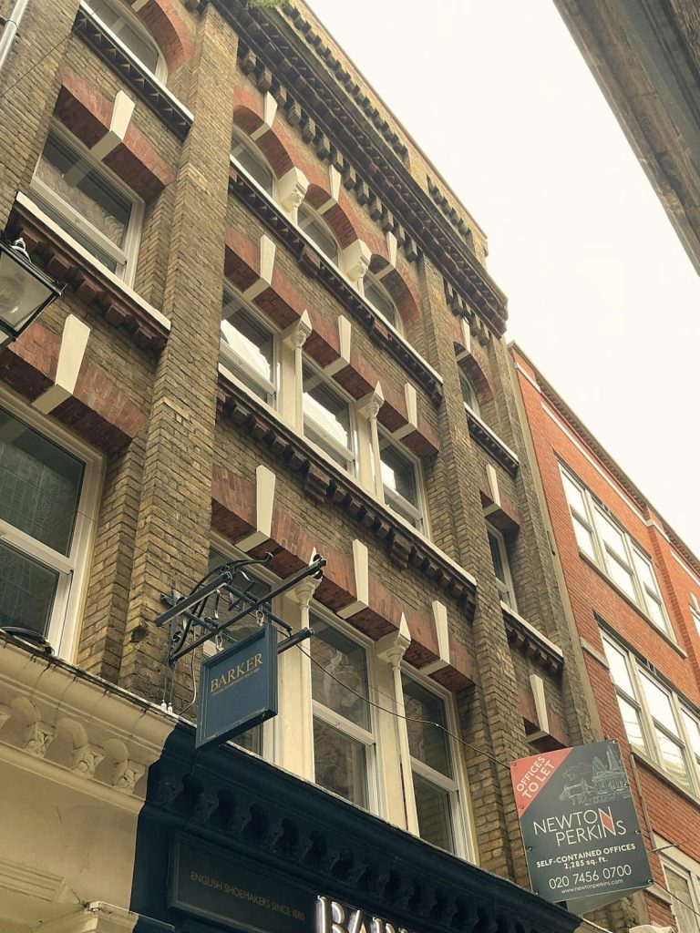 52 Bow Lane, Whole Builidng